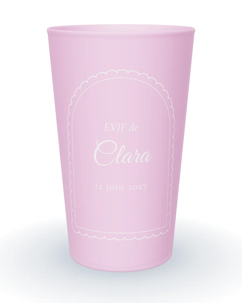 Gobelet personnalisé EVJF givré rose, arche festonnée blanche et prénom de la future mariée en calligraphie