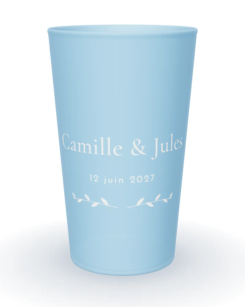 Gobelet personnalisé mariage bohème bleu givré, prénoms en lettres serif blanches et rameaux