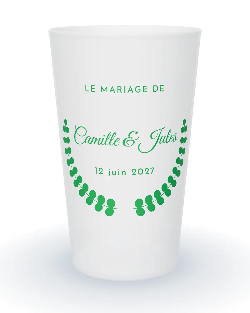 Gobelet personnalisé mariage champêtre, demi-couronne d’eucalyptus verte sous les prénoms