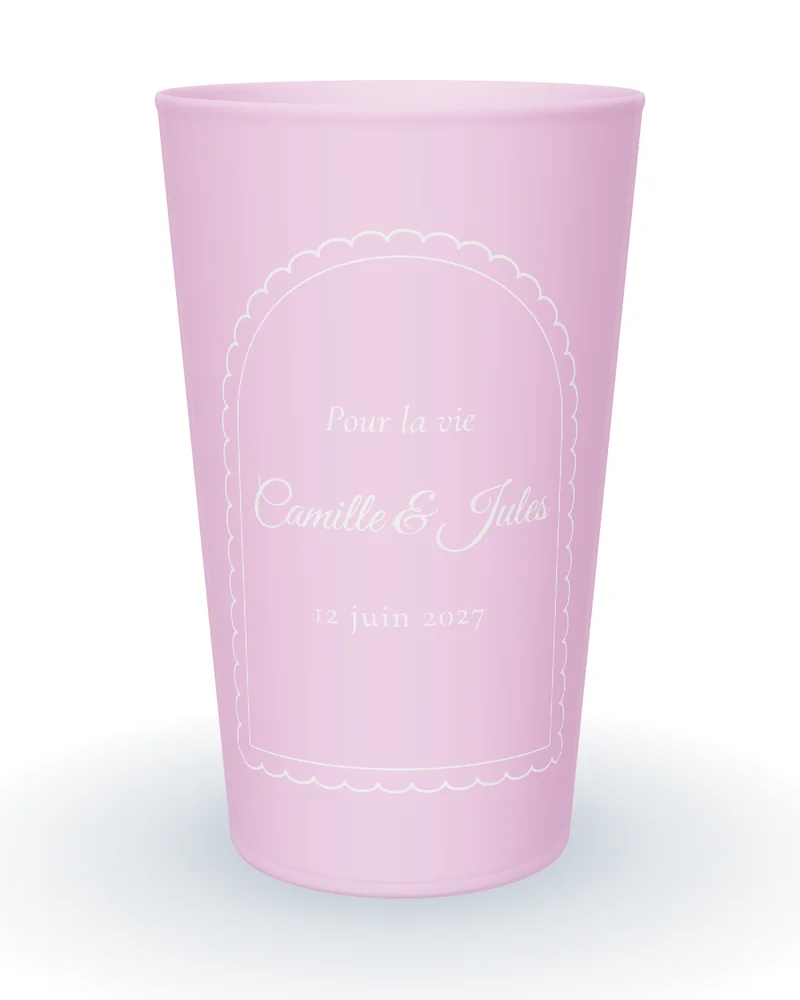 Gobelet personnalisé mariage coquette givré rose, arche festonnée blanche et prénoms en calligraphie